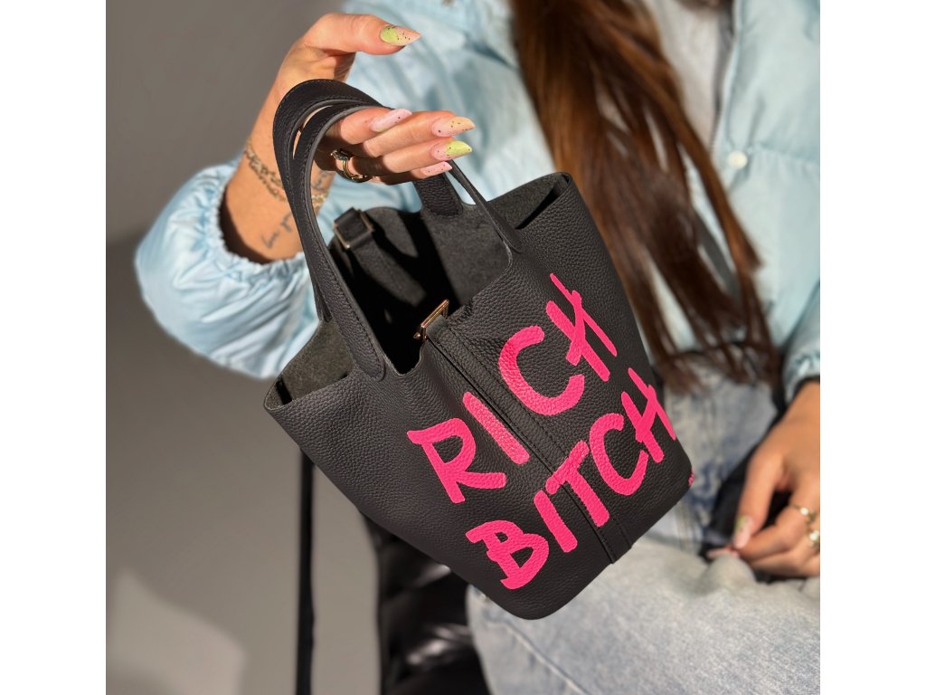 Élise 19 LIMITED EDITION RICH BITCH 01/01
