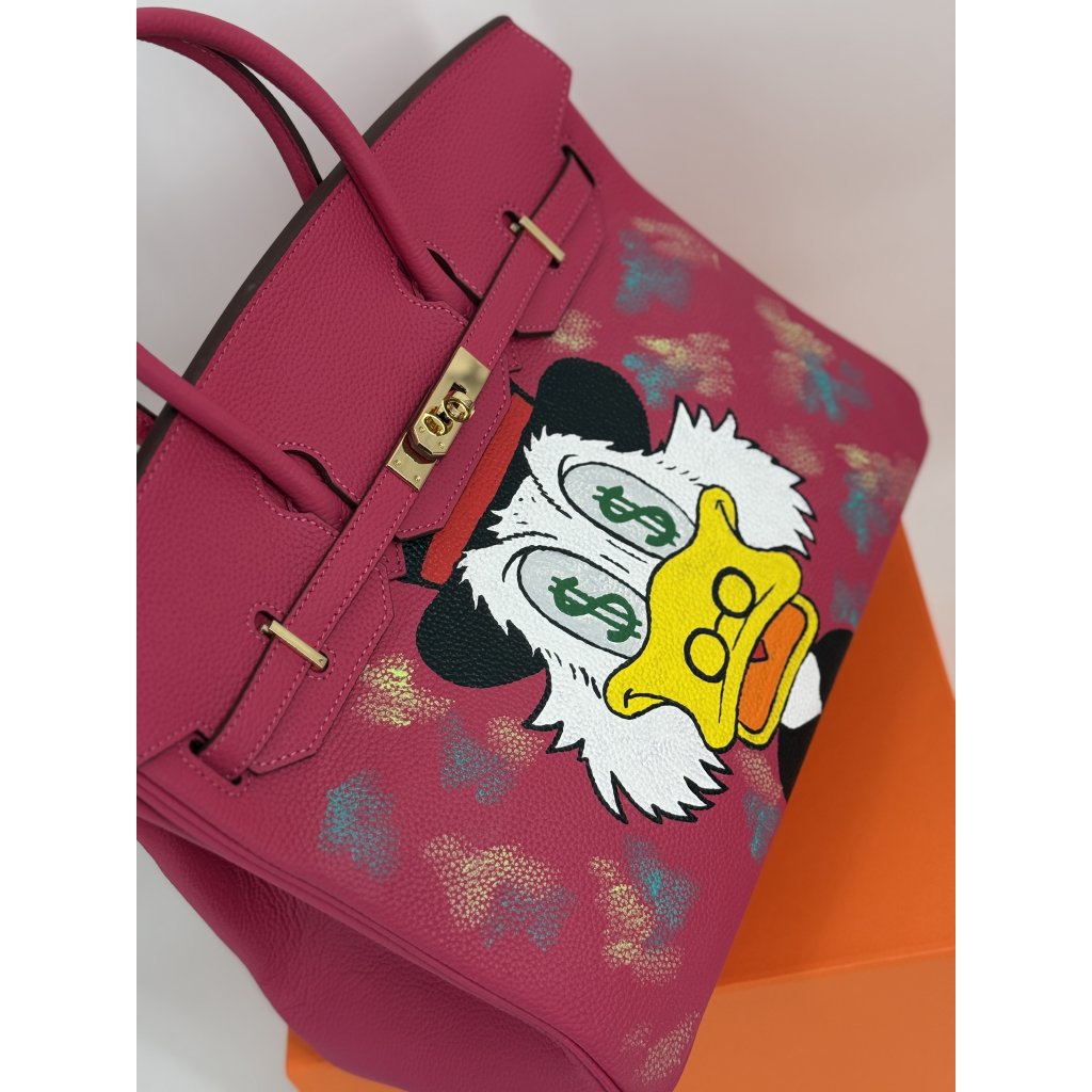 Rich Duck Money Eyes LIMITED EDITION 1/1 – Icona 30 Fuchsia by Luxelle Paris