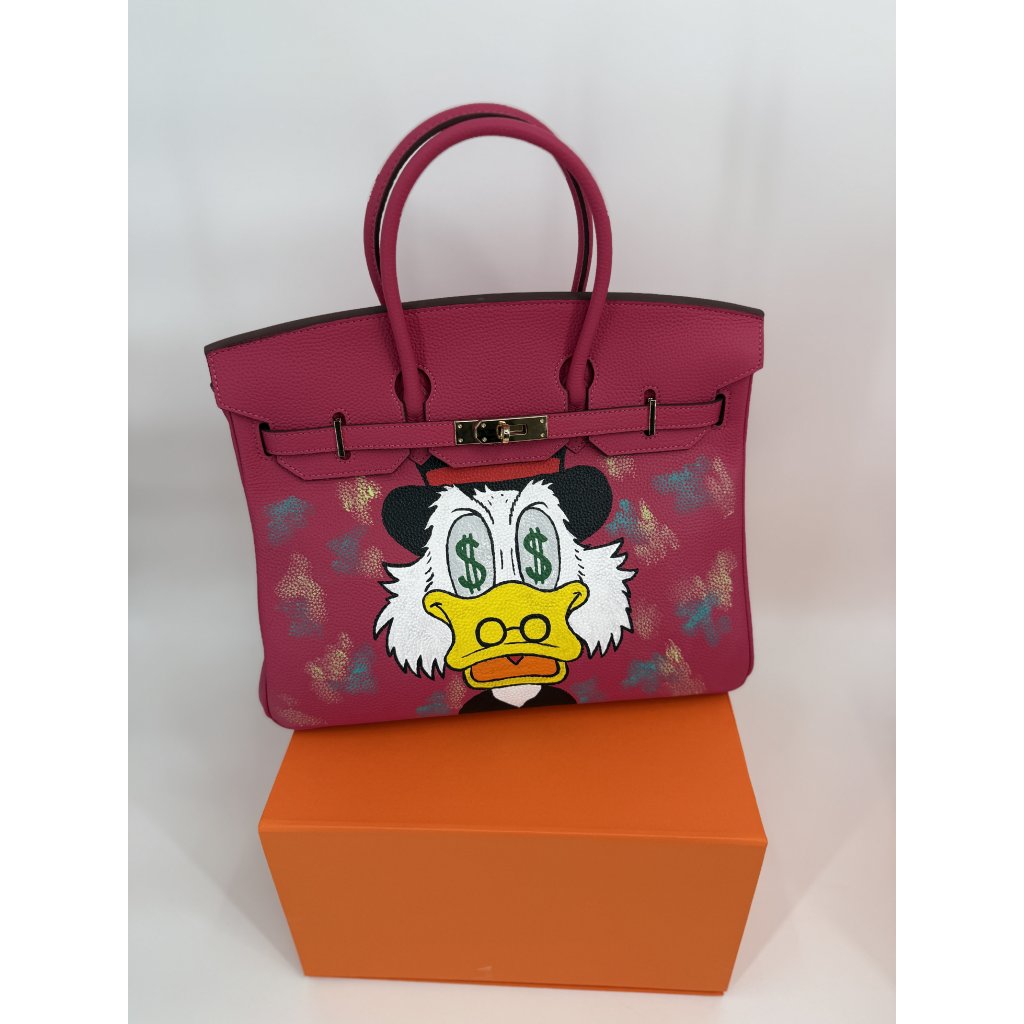 Rich Duck Money Eyes LIMITED EDITION 1/1 – Icona 30 Fuchsia by Luxelle Paris