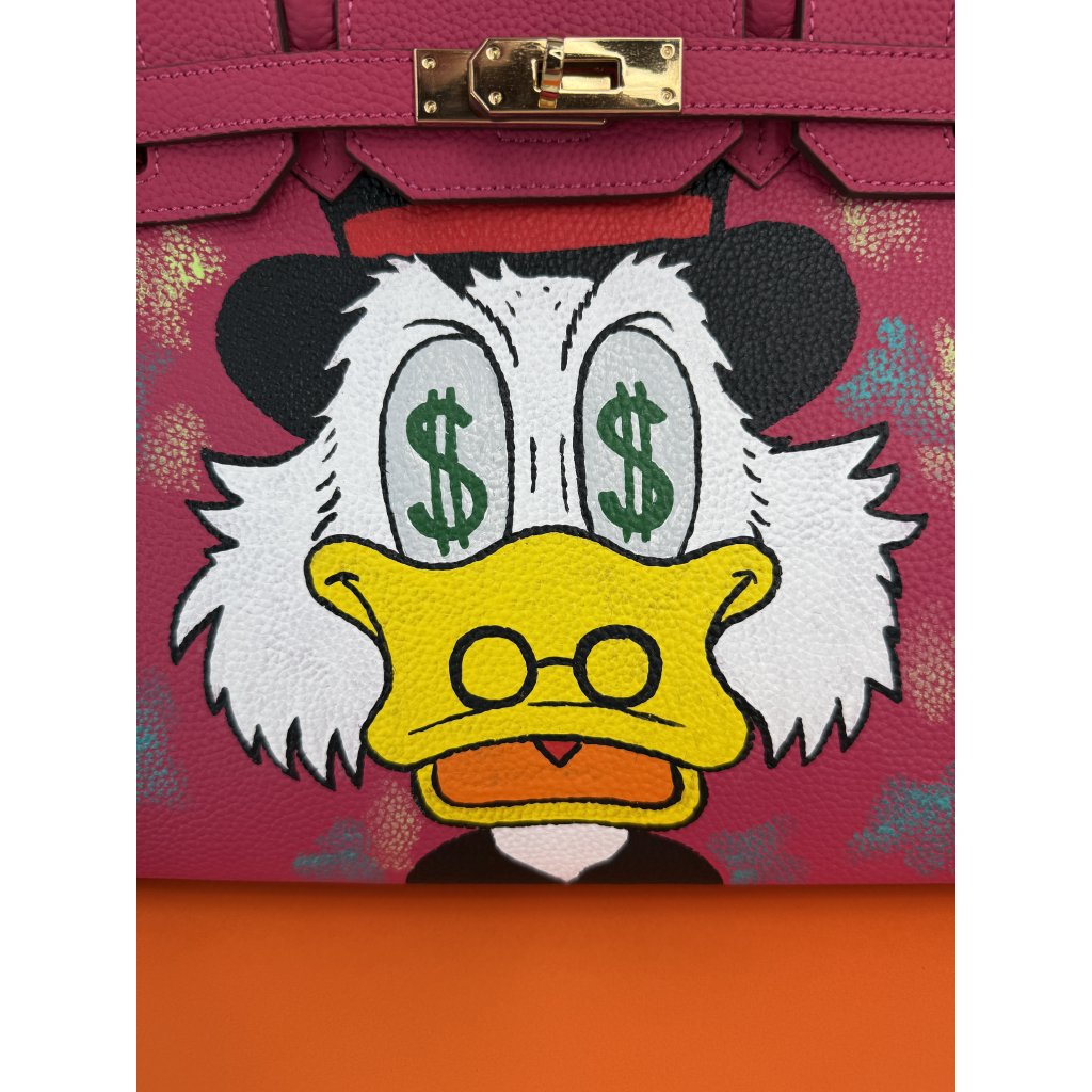 Rich Duck Money Eyes LIMITED EDITION 1/1 – Icona 30 Fuchsia by Luxelle Paris