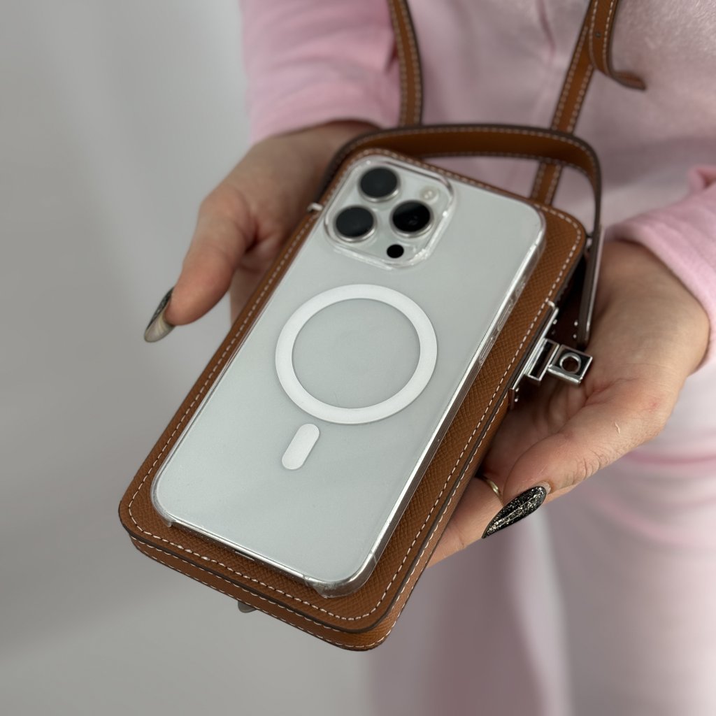 Phone trunk by Luxelle Paris