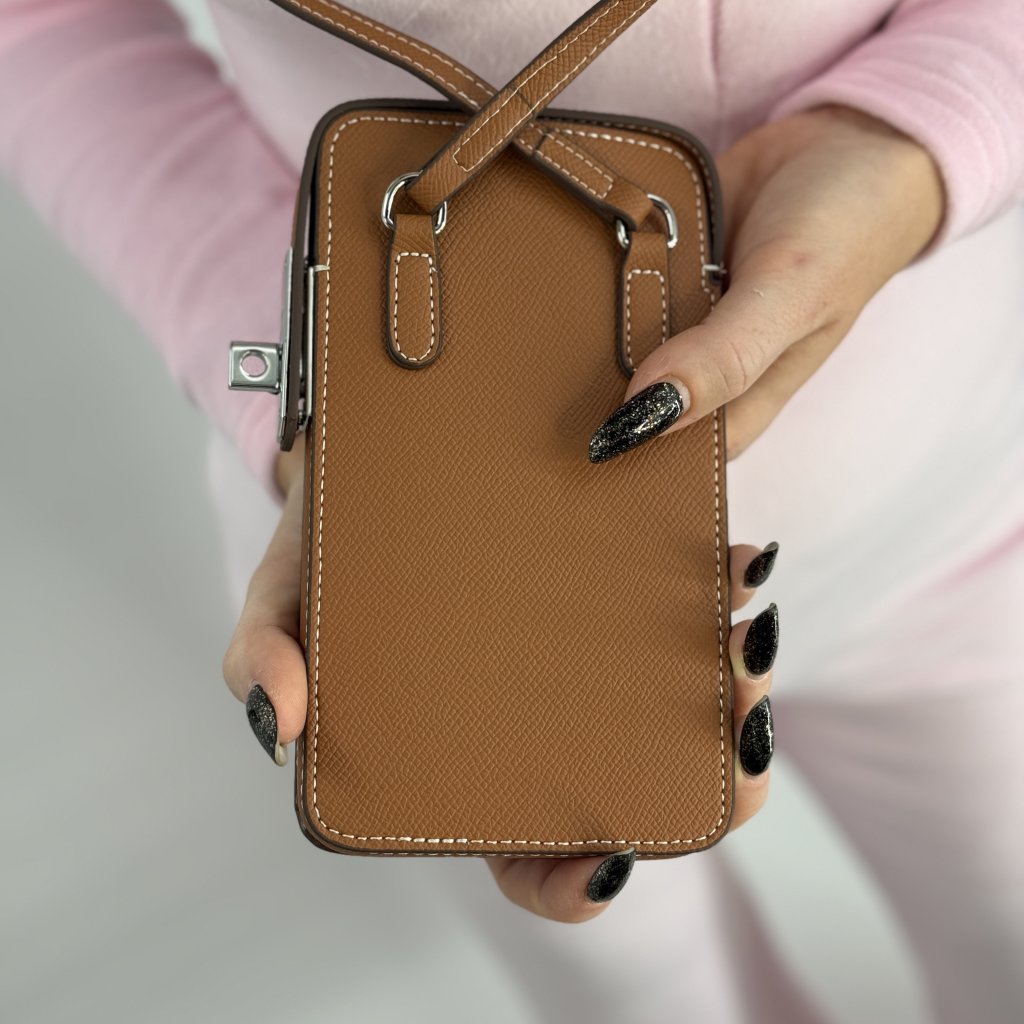 Phone trunk by Luxelle Paris