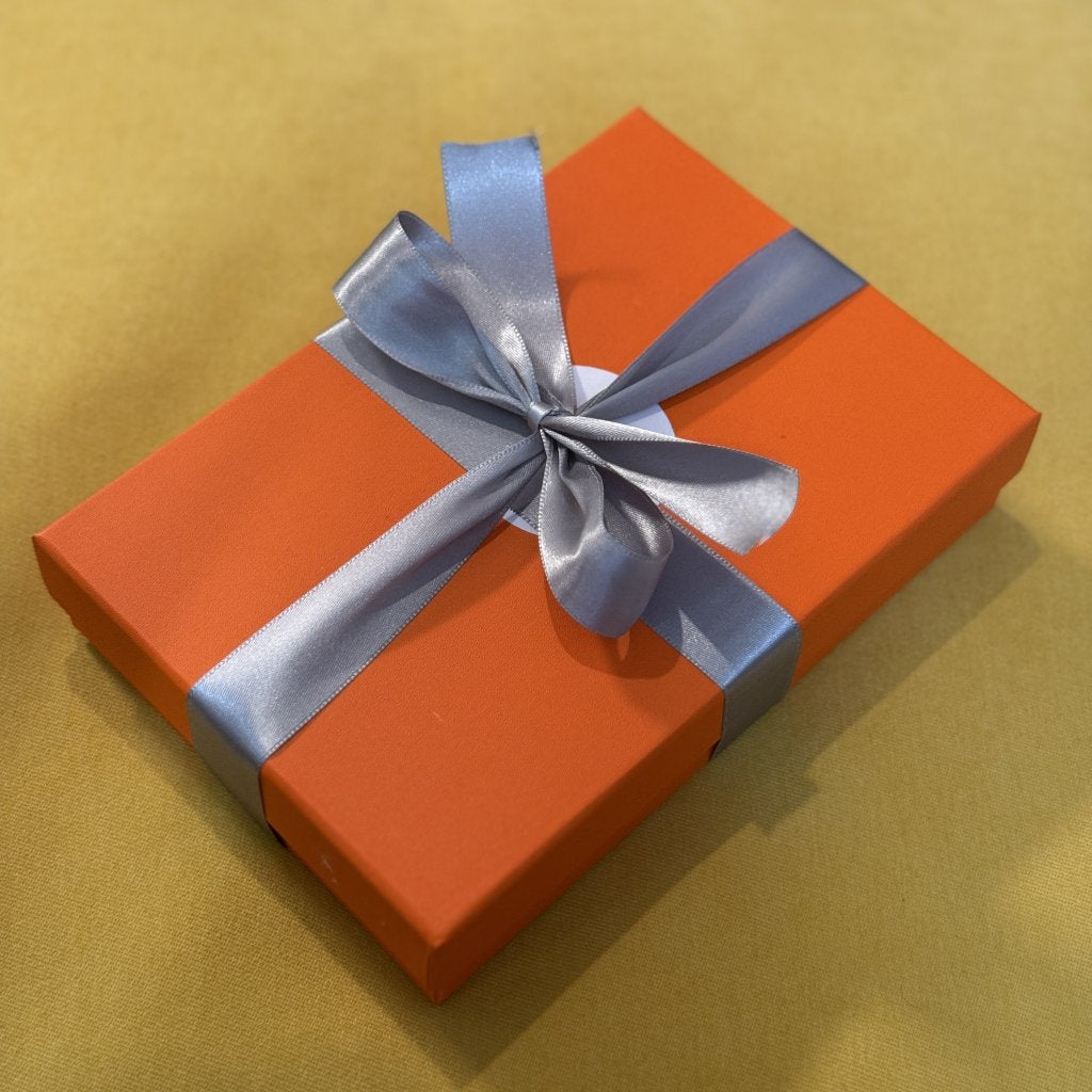 Phone trunk by Luxelle Paris