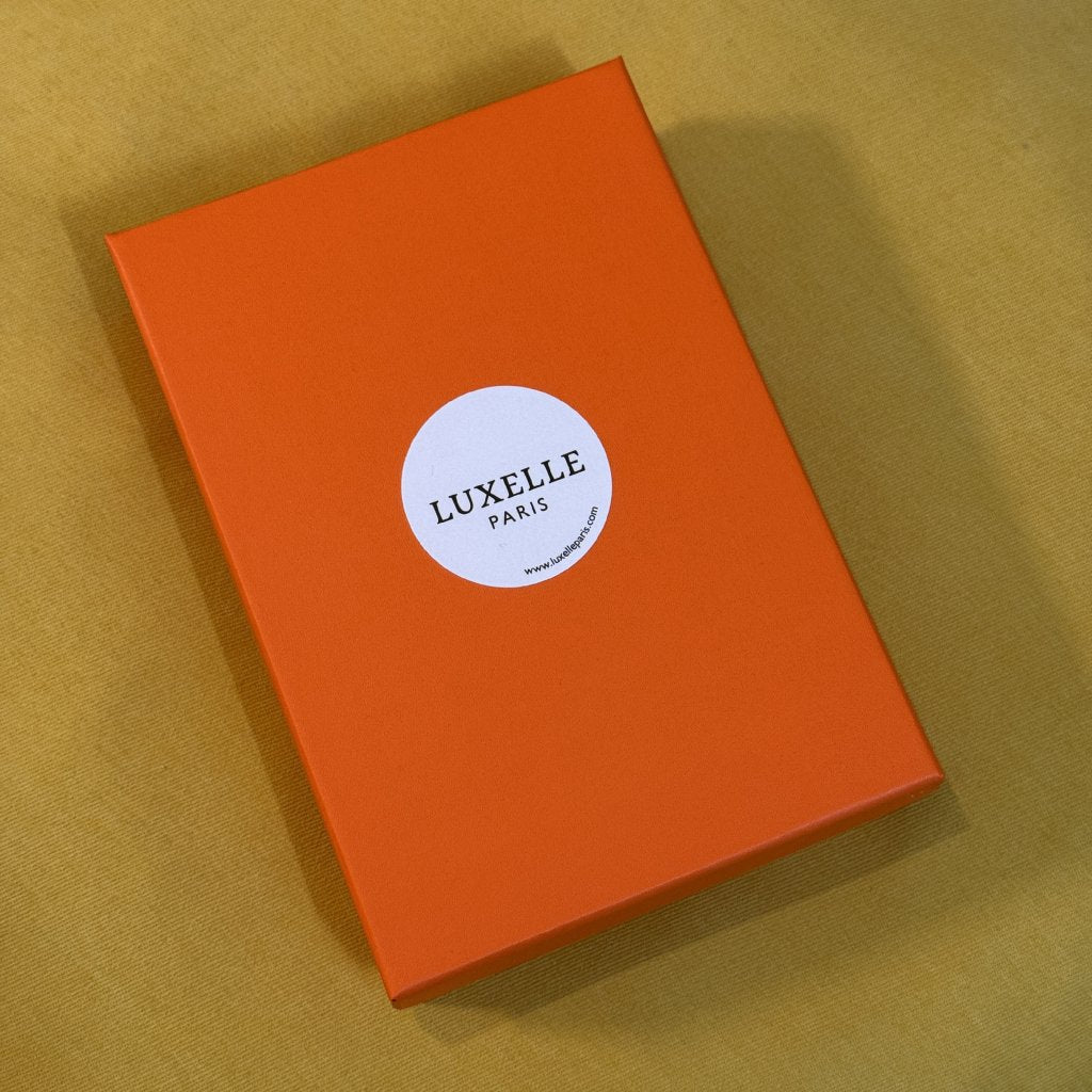 Phone trunk by Luxelle Paris