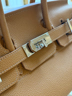 Lindy 30 by Luxelle Paris